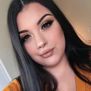 Meet your Posher, Caitlin